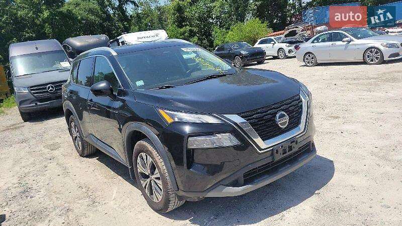 Внедорожник / Кроссовер Nissan Rogue 2021 в Ровно