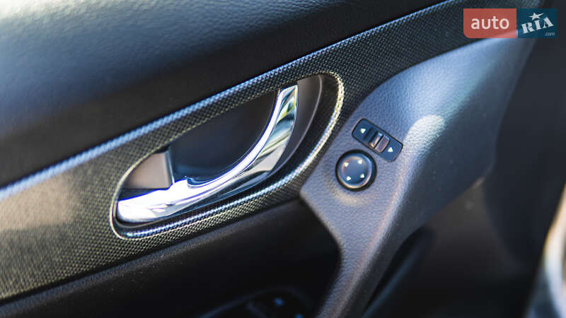 Позашляховик / Кросовер Nissan Rogue 2014 в Львові фото 49 Позашляховик / Кросовер Nissan Rogue 2014 в Львові