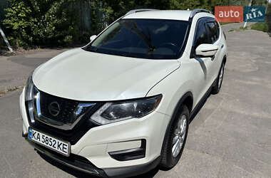 Внедорожник / Кроссовер Nissan Rogue 2017 в 