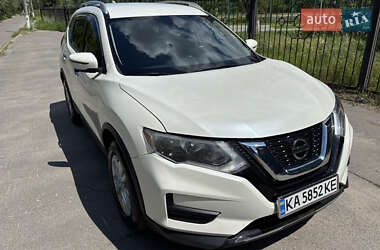 Внедорожник / Кроссовер Nissan Rogue 2017 в 