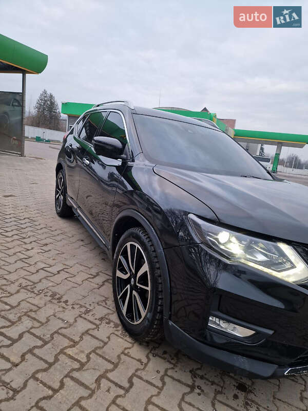 Внедорожник / Кроссовер Nissan Rogue 2019 в Надворной