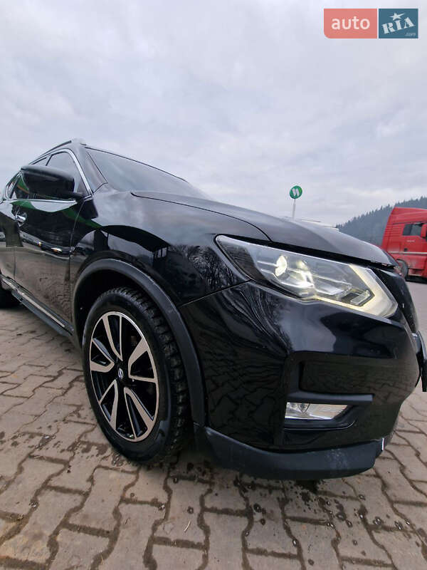 Внедорожник / Кроссовер Nissan Rogue 2019 в Надворной