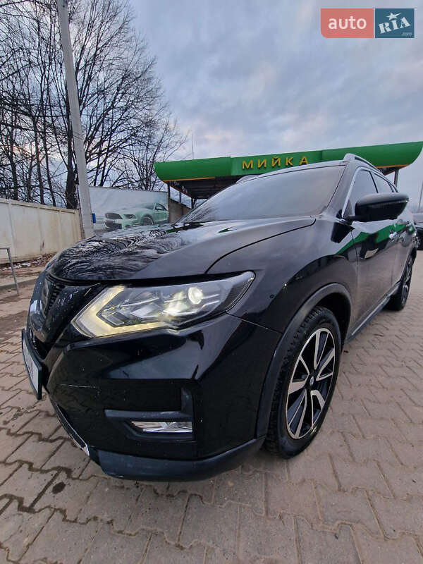 Внедорожник / Кроссовер Nissan Rogue 2019 в Надворной