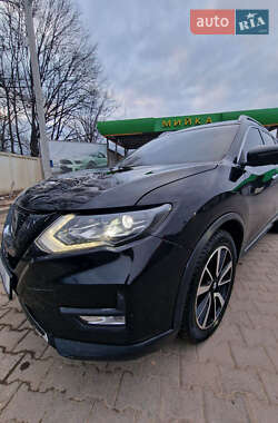 Внедорожник / Кроссовер Nissan Rogue 2019 в 