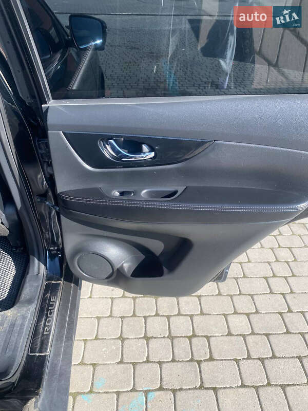 Внедорожник / Кроссовер Nissan Rogue 2019 в Надворной