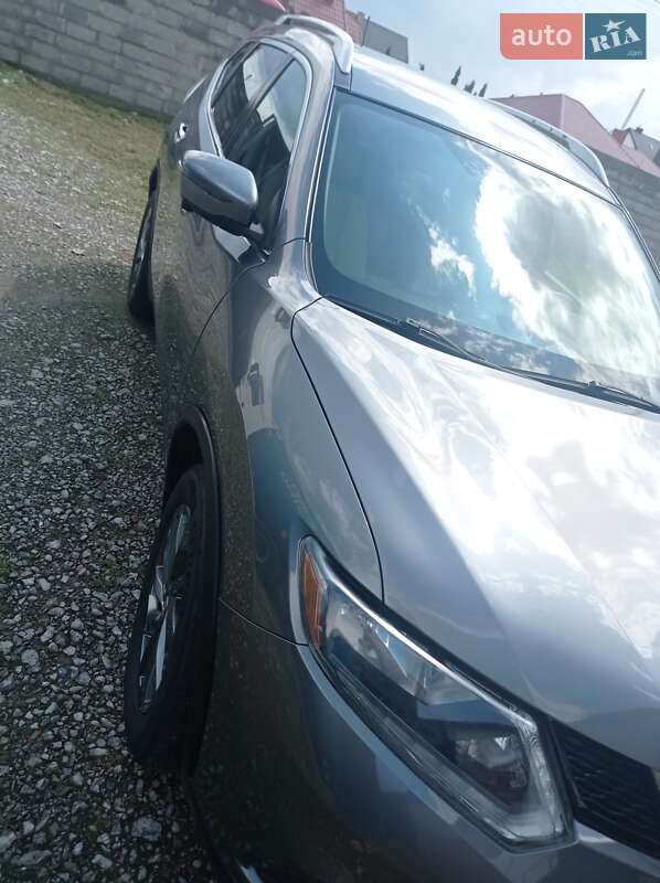 Позашляховик / Кросовер Nissan Rogue 2016 в Яворові