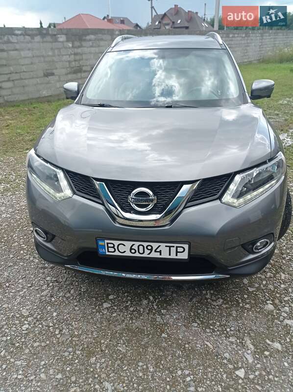 Позашляховик / Кросовер Nissan Rogue 2016 в Яворові