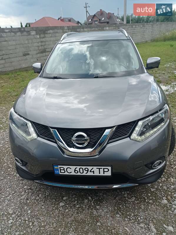 Позашляховик / Кросовер Nissan Rogue 2016 в Яворові