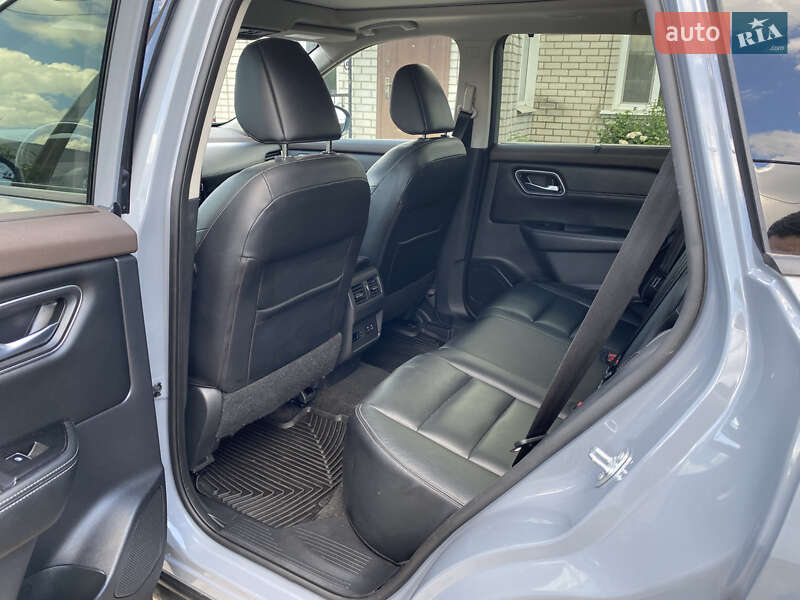 Внедорожник / Кроссовер Nissan Rogue 2020 в Кропивницком