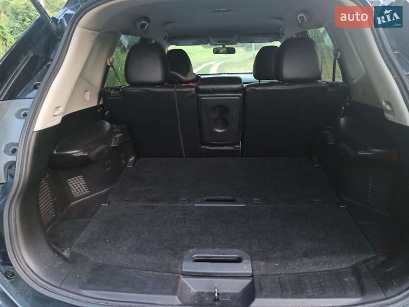 Внедорожник / Кроссовер Nissan Rogue 2016 в Сумах