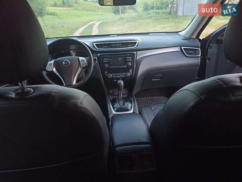 Внедорожник / Кроссовер Nissan Rogue 2016 в Сумах