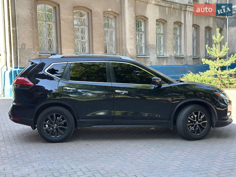 Позашляховик / Кросовер Nissan Rogue 2017 в Сумах