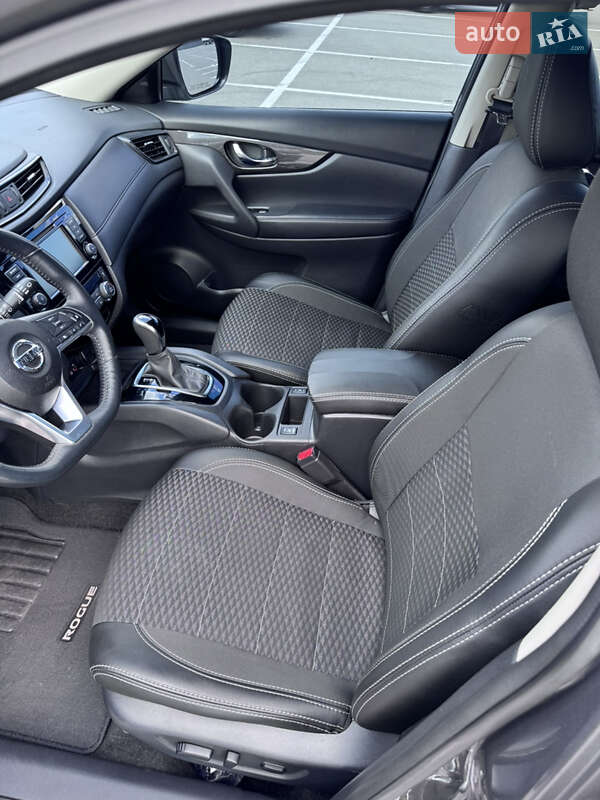 Внедорожник / Кроссовер Nissan Rogue 2018 в Киеве