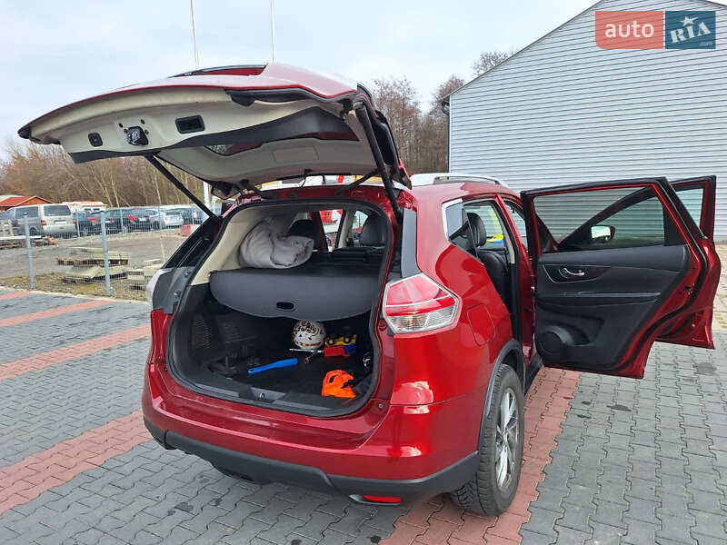 Внедорожник / Кроссовер Nissan Rogue 2015 в Херсоне