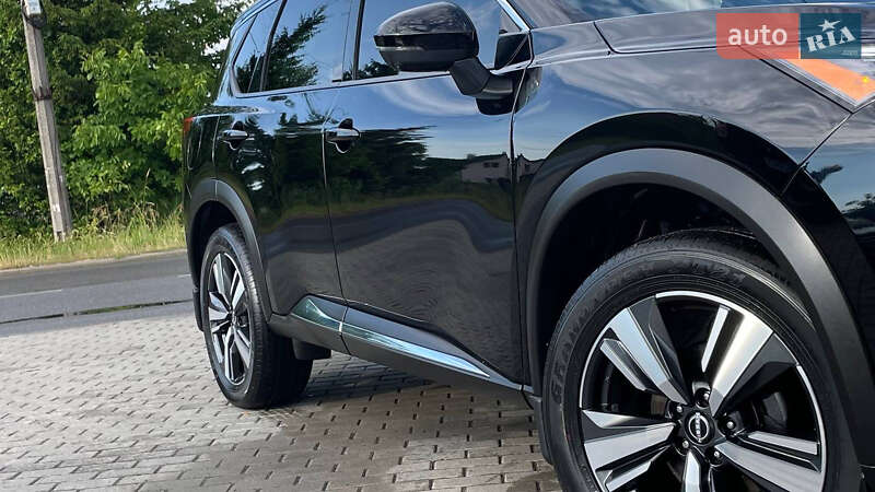 Внедорожник / Кроссовер Nissan Rogue 2023 в Дрогобыче