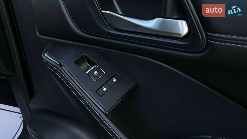 Внедорожник / Кроссовер Nissan Rogue 2023 в Дрогобыче