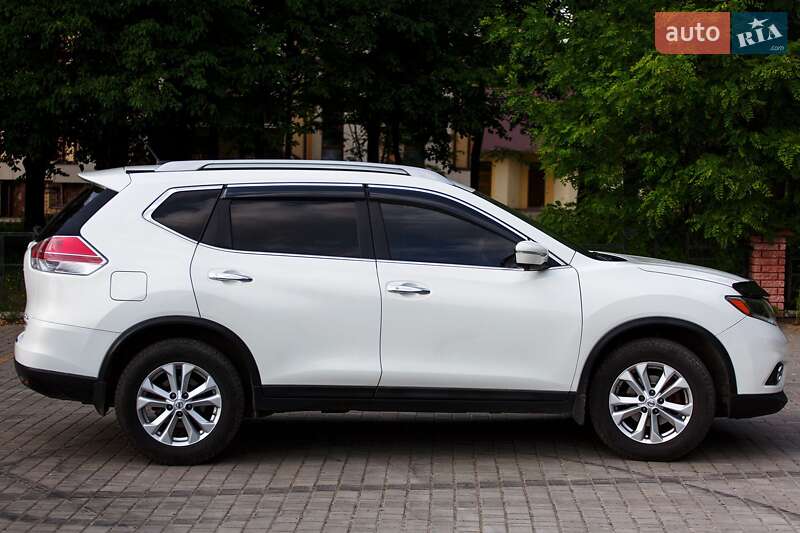 Внедорожник / Кроссовер Nissan Rogue 2014 в Ровно