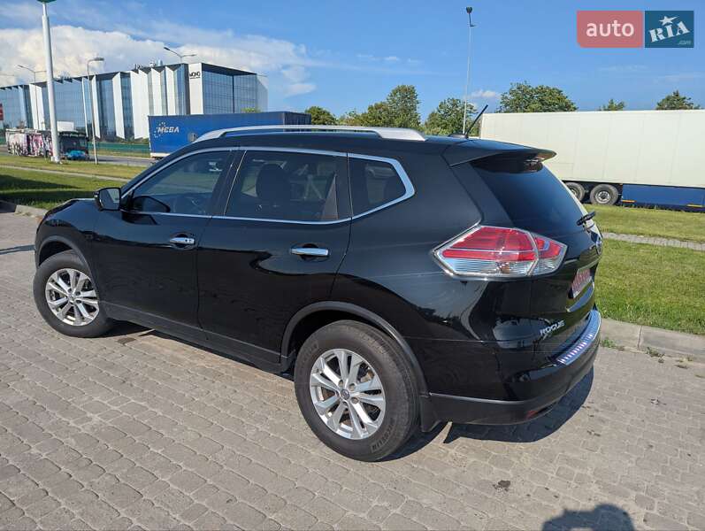Внедорожник / Кроссовер Nissan Rogue 2016 в Львове