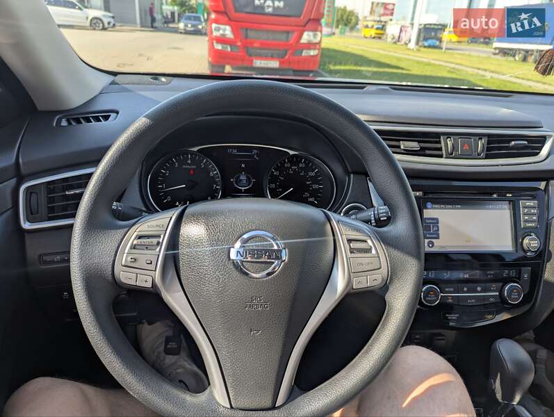 Внедорожник / Кроссовер Nissan Rogue 2016 в Львове