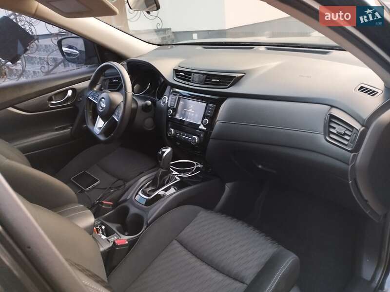 Позашляховик / Кросовер Nissan Rogue 2018 в Долині