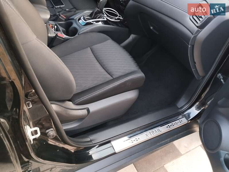 Позашляховик / Кросовер Nissan Rogue 2018 в Долині