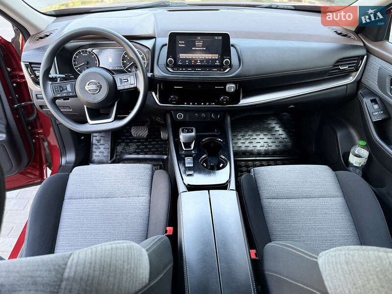 Позашляховик / Кросовер Nissan Rogue 2021 в Кам'янському