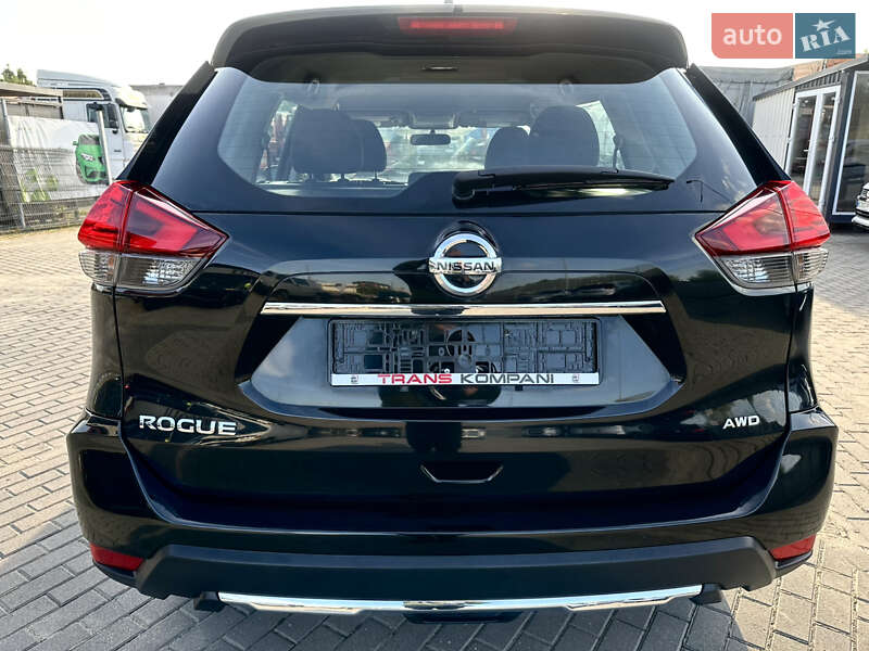 Позашляховик / Кросовер Nissan Rogue 2017 в Львові