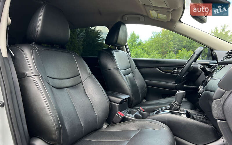 Позашляховик / Кросовер Nissan Rogue 2019 в Львові