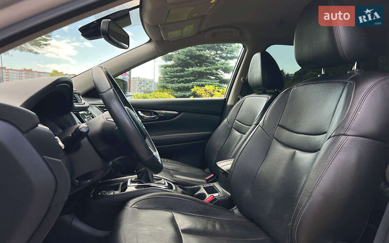 Позашляховик / Кросовер Nissan Rogue 2019 в Львові