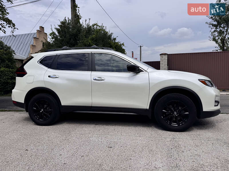 Внедорожник / Кроссовер Nissan Rogue 2018 в Киеве
