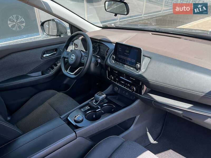 Внедорожник / Кроссовер Nissan Rogue 2021 в Киеве