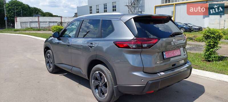 Внедорожник / Кроссовер Nissan Rogue 2024 в Луцке