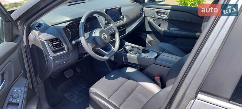 Внедорожник / Кроссовер Nissan Rogue 2024 в Луцке