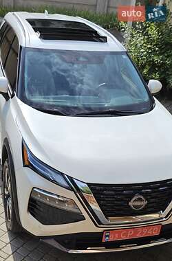 Внедорожник / Кроссовер Nissan Rogue 2023 в 
