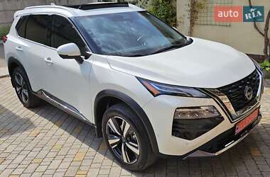 Внедорожник / Кроссовер Nissan Rogue 2023 в 