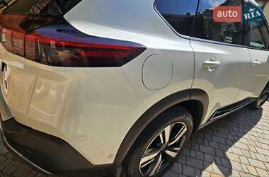 Внедорожник / Кроссовер Nissan Rogue 2023 в 