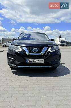 Внедорожник / Кроссовер Nissan Rogue 2018 в 