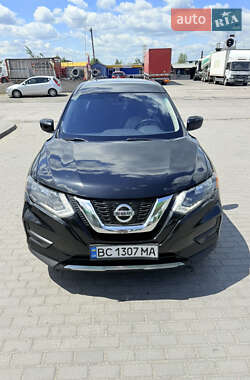 Внедорожник / Кроссовер Nissan Rogue 2018 в 