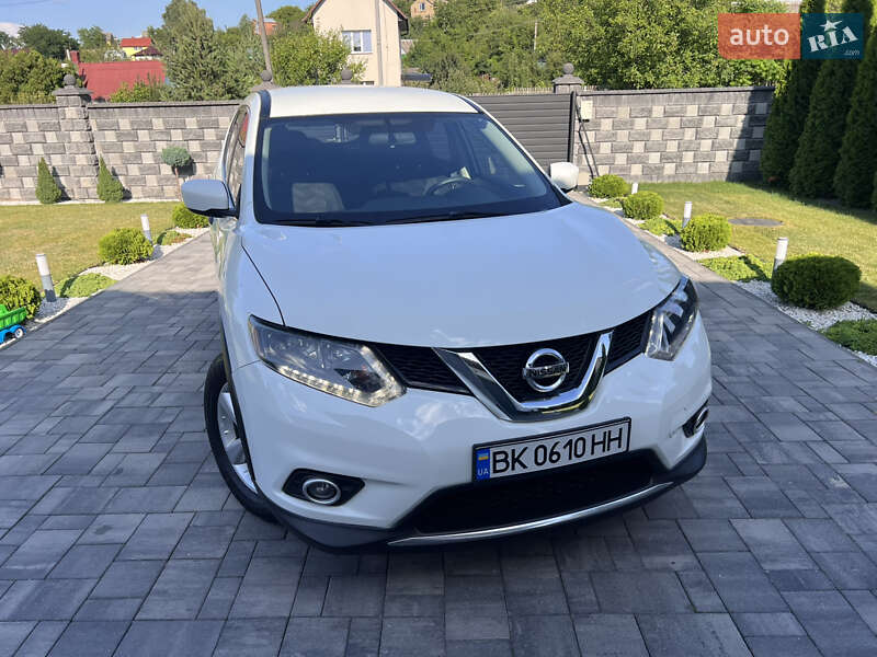 Позашляховик / Кросовер Nissan Rogue 2016 в Рівному