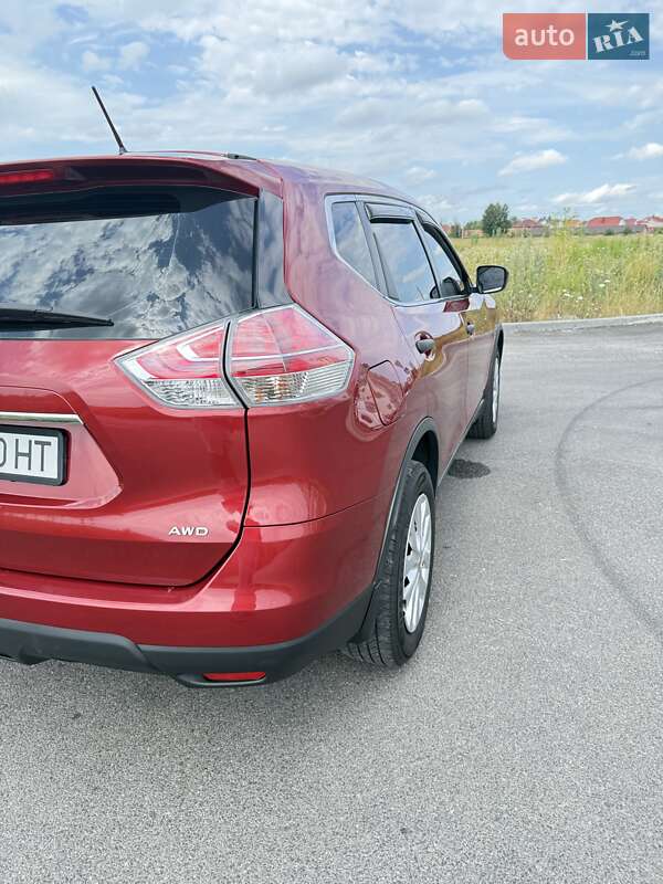 Внедорожник / Кроссовер Nissan Rogue 2016 в Виннице