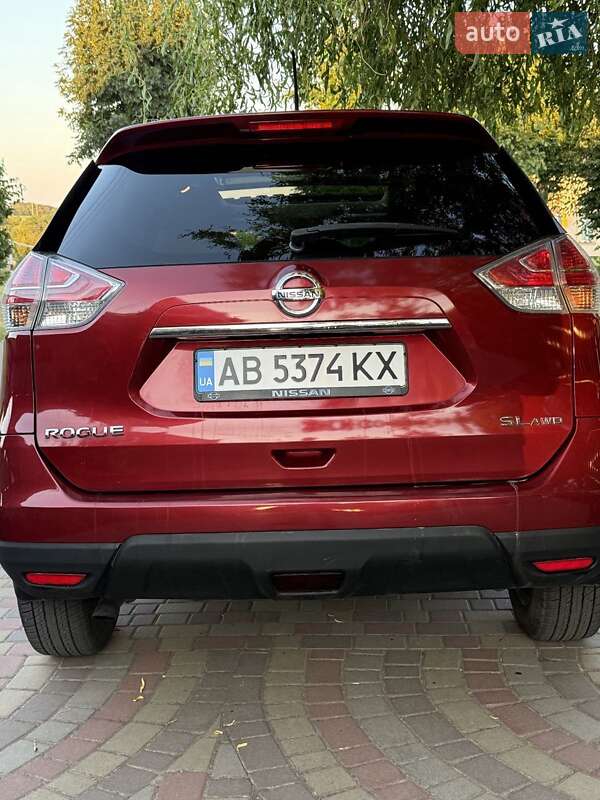 Внедорожник / Кроссовер Nissan Rogue 2016 в Виннице