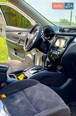 Внедорожник / Кроссовер Nissan Rogue 2015 в 