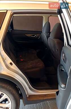 Внедорожник / Кроссовер Nissan Rogue 2015 в 