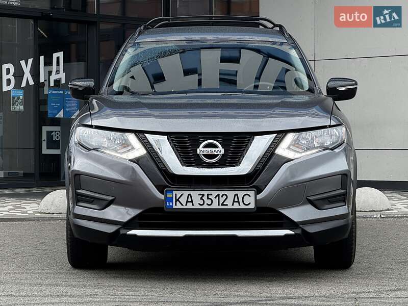 Внедорожник / Кроссовер Nissan Rogue 2017 в Киеве