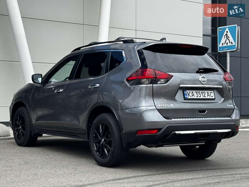 Внедорожник / Кроссовер Nissan Rogue 2017 в Киеве
