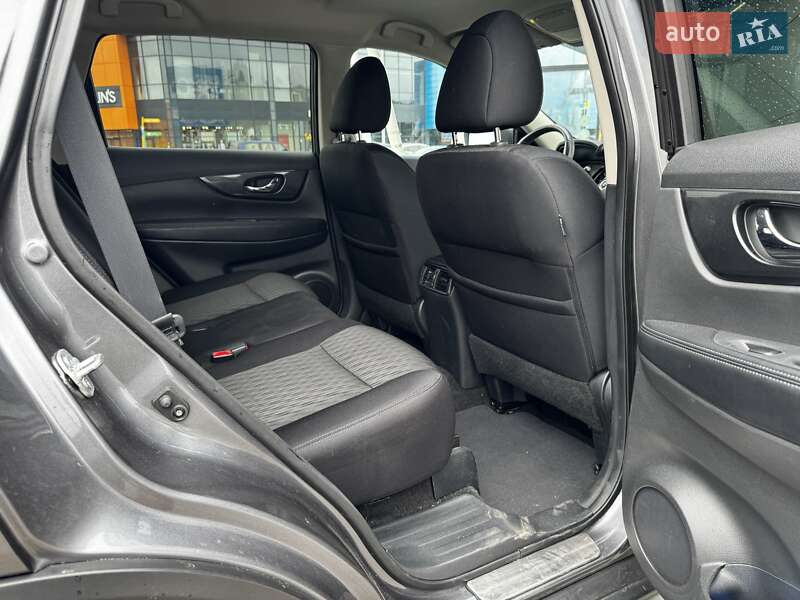 Внедорожник / Кроссовер Nissan Rogue 2017 в Киеве
