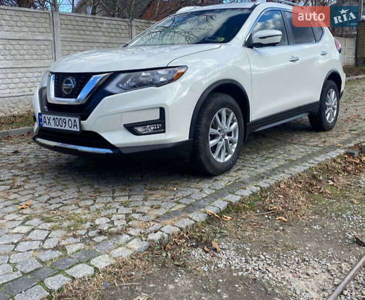 Внедорожник / Кроссовер Nissan Rogue 2018 в Первомайске