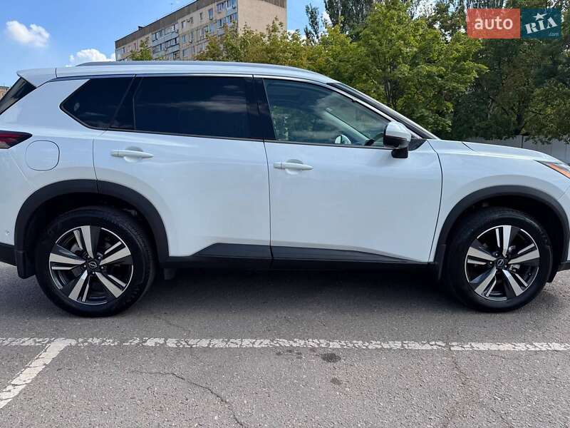 Внедорожник / Кроссовер Nissan Rogue 2024 в Кривом Роге