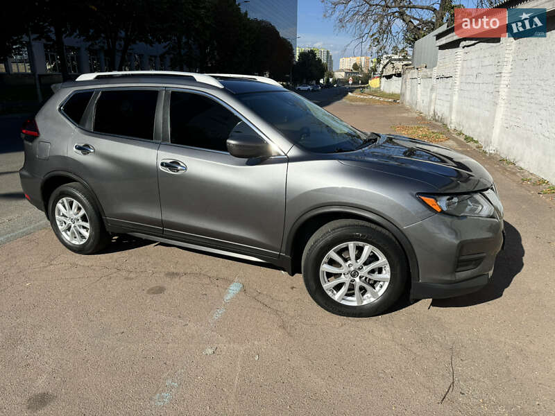 Внедорожник / Кроссовер Nissan Rogue 2019 в Киеве
