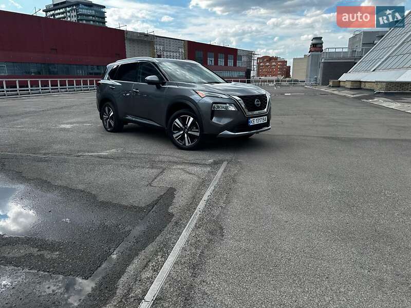 Внедорожник / Кроссовер Nissan Rogue 2023 в Днепре